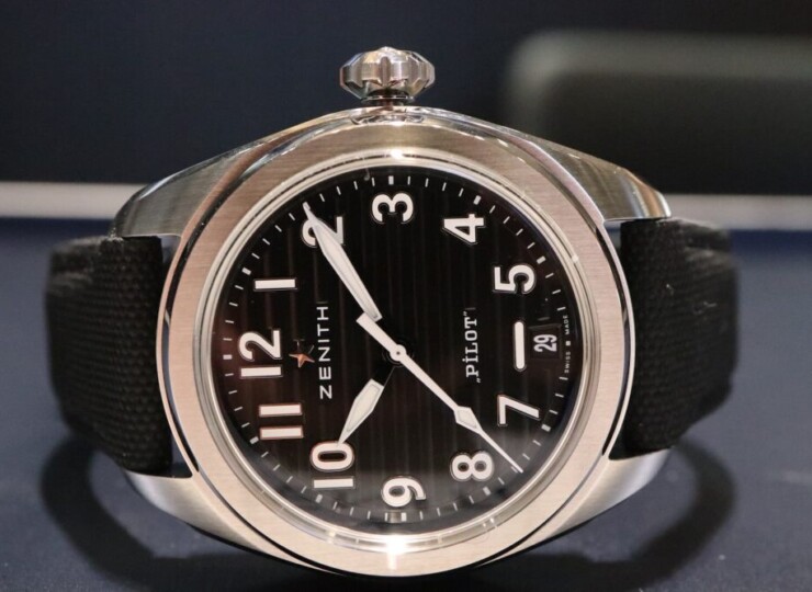 ZENITH パイロット オートマティック 40mm ブラック文字盤 03.4000.3620/21.I001