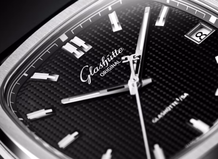 GLASHÜTTE ORIGINAL 70s 39 x 39mm ブラック文字盤 1-36-10-04-02-86
