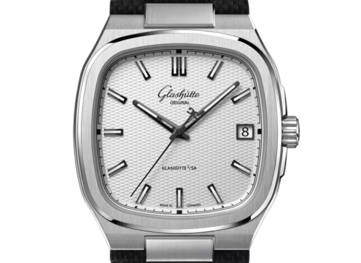 GLASHÜTTE ORIGINAL 70s 39 x 39mm シルバー文字盤 ステンレススティール ブラック ラバーストラップ 1-36-11-01-02-66