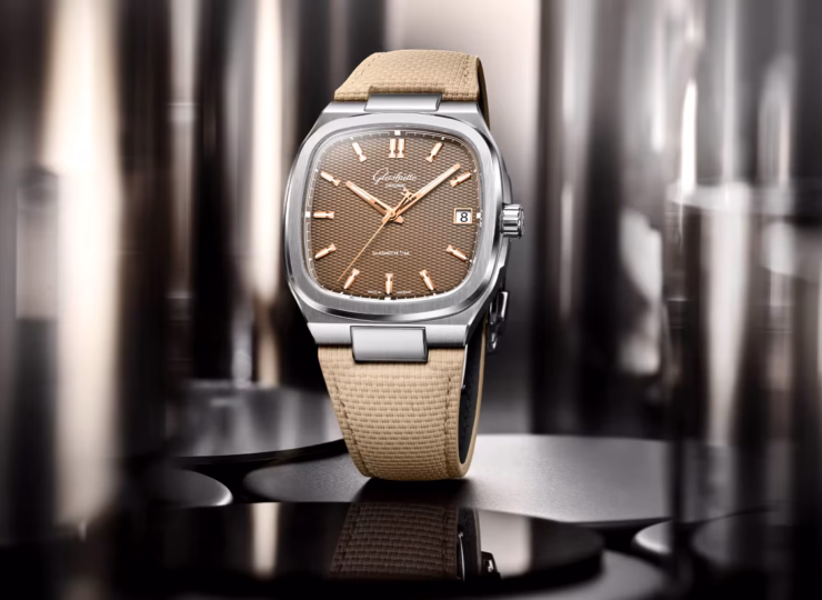 GLASHÜTTE ORIGINAL 70s 39 x 39mm ブラウン文字盤 ステンレススティール ラバーストラップ 1-36-11-03-02-66