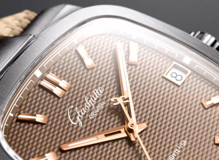 GLASHÜTTE ORIGINAL 70s 39 x 39mm ブラウン文字盤 ステンレススティール ラバーストラップ 1-36-11-03-02-66