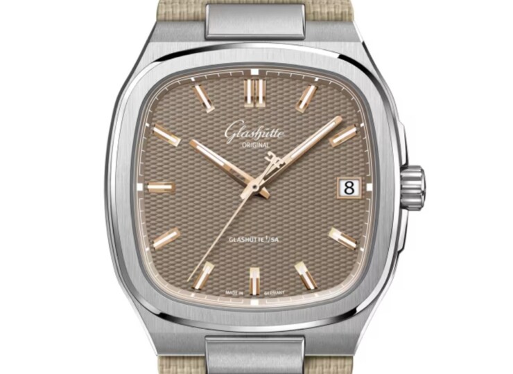 GLASHÜTTE ORIGINAL 70s 39 x 39mm ブラウン文字盤 ステンレススティール ラバーストラップ 1-36-11-03-02-66