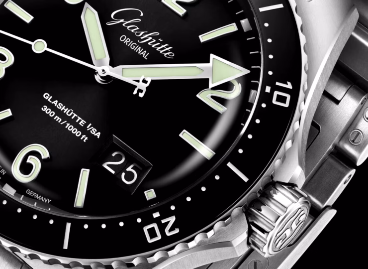 GLASHÜTTE ORIGINAL SeaQパノラマデイト 43.2mm ブラック文字盤 ステンレススティール ブレスレット 1-36-13-01-80-70