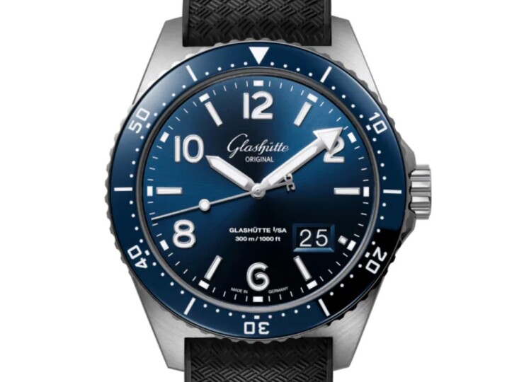 GLASHÜTTE ORIGINAL SeaQパノラマデイト 43.2mm ラディアントブルー文字盤 ステンレススティール ブラック ラバーストラップ 1-36-13-02-81-33
