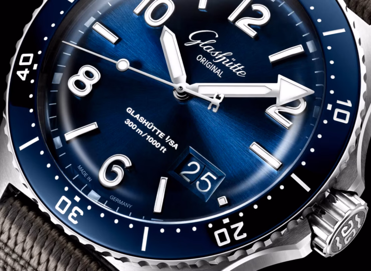 GLASHÜTTE ORIGINAL SeaQパノラマデイト 43.2mm ラディアントブルー文字盤 ステンレススティール グレー シンセティック 1-36-13-02-81-34