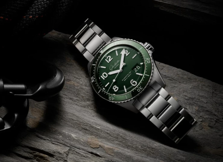 GLASHÜTTE ORIGINAL SeaQパノラマデイト 43.2mm リードグリーン文字盤 ステンレススティール ブレスレット 1-36-13-07-83-70
