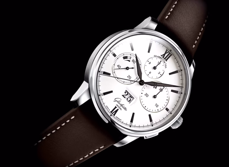 GLASHÜTTE ORIGINAL セネタ・クロノグラフ・パノラマデイト 42mm ホワイト文字盤 ステンレススティール ブラウン カーフ 1-37-01-05-02-35