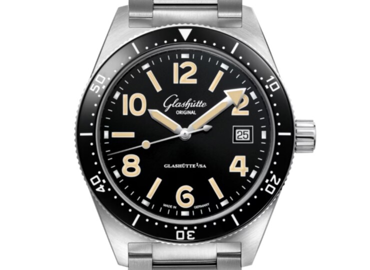 GLASHÜTTE ORIGINAL SeaQ 39.5mm ブラック文字盤 ステンレススティール ブレスレット 1-39-11-06-80-70