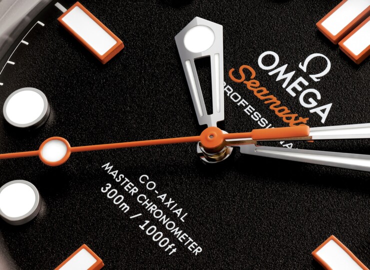 OMEGA シーマスター ダイバー300M 42mm ブラック文字盤 オレンジアクセント メッシュブレスレット 210.30.42.20.01.018