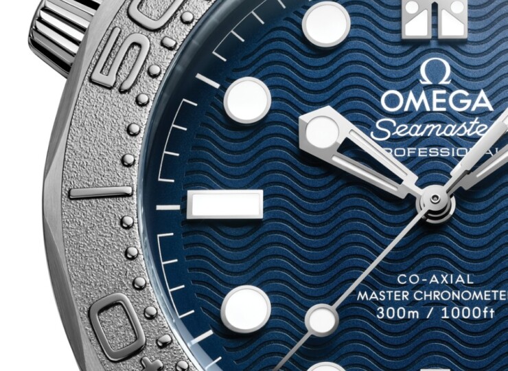 OMEGA シーマスター ダイバー300M 42mm ジェームズ・ボンド エディション ブルー文字盤 210.30.42.20.03.004