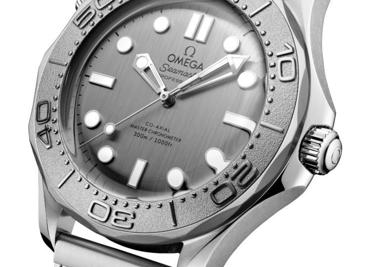 OMEGA シーマスター ダイバー300M 42mm グレー文字盤 ステンレススティール メッシュブレスレット 210.30.42.20.06.002