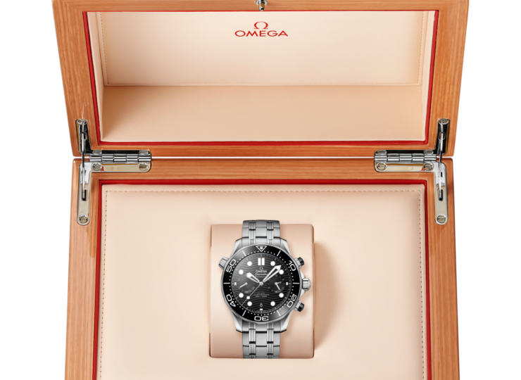 OMEGA シーマスター ダイバー300M クロノグラフ 44mm ブラック文字盤 ステンレススティール 210.30.44.51.01.001 外箱