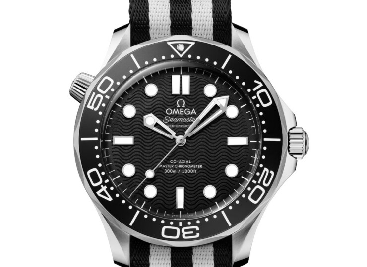 OMEGA シーマスター ダイバー300M 42mm ブラック文字盤 ステンレススティール NATOストラップ 210.32.42.20.01.005