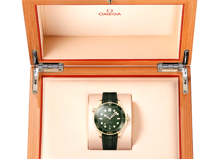 OMEGA シーマスター ダイバー300M 42mm グリーン文字盤 ムーンシャインゴールド 210.62.42.20.10.001