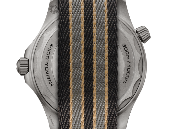 OMEGA シーマスター ダイバー300M 42mm 007 エディション ブラウン文字盤 チタン NATOストラップ 210.92.42.20.01.001