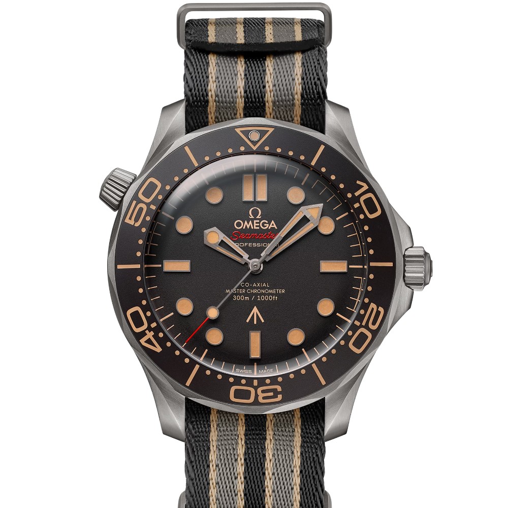 OMEGA シーマスター ダイバー300M 42mm 007 エディション ブラウン文字盤 チタン NATOストラップ 210.92.42.20.01.001