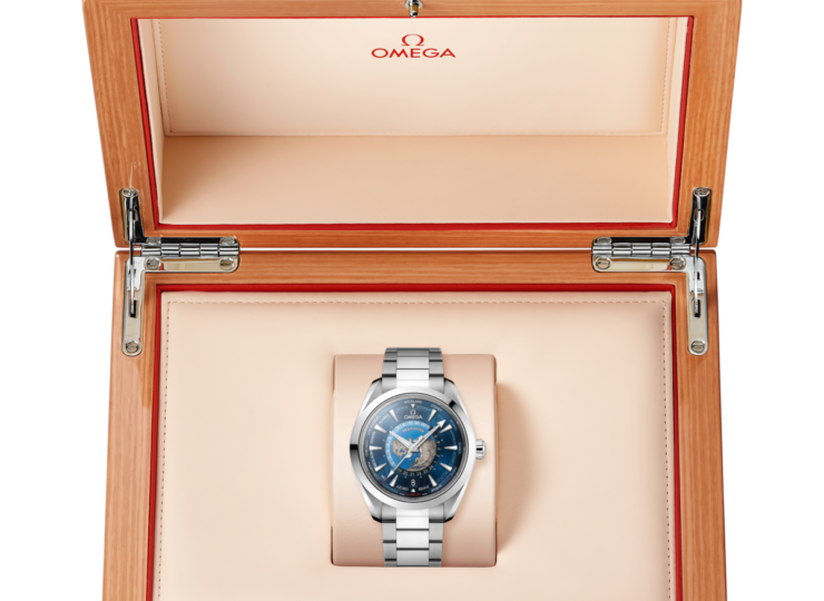 OMEGA シーマスター アクアテラ 150M GMT ワールドタイマー 43mm ブルー文字盤 220.10.43.22.03.001 外箱
