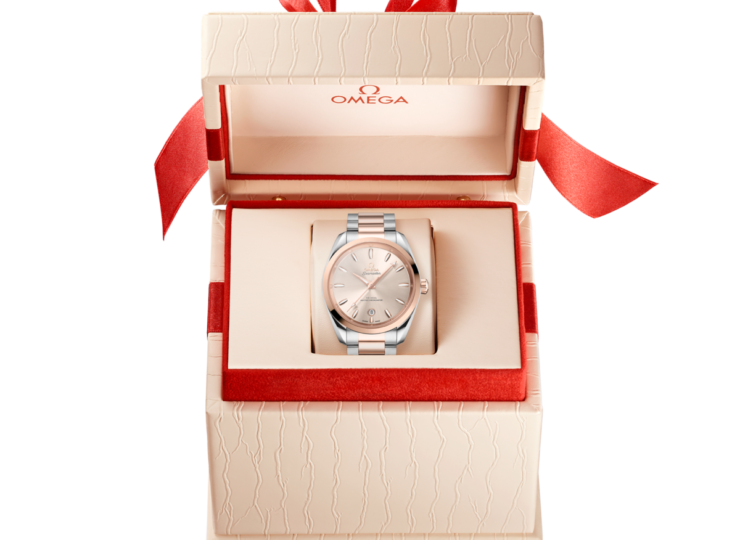 OMEGA シーマスター アクアテラ 150M シェード 38mm リネンカラー文字盤 220.20.38.20.09.001 外箱