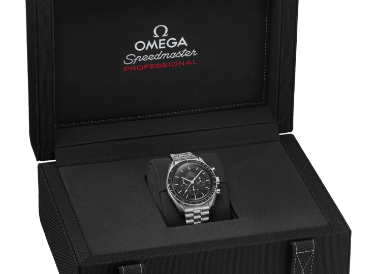 OMEGA スピードマスター ムーンウォッチ プロフェッショナル 42mm ブラック文字盤（ヘサライト風防） 310.30.42.50.01.001 外箱