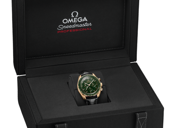 OMEGA スピードマスター ムーンウォッチ プロフェッショナル 42mm グリーン文字盤 310.63.42.50.10.001 外箱