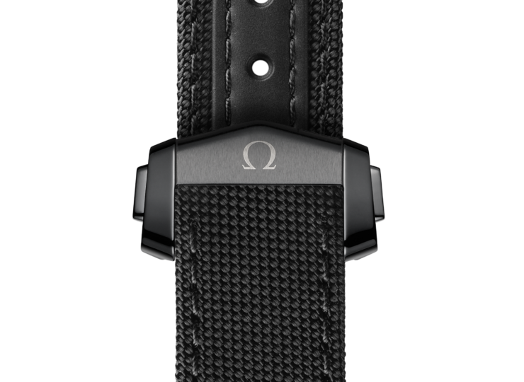 OMEGA スピードマスター ダークサイドオブザムーン 44.25mm ブラック文字盤 ブラックセラミック ナイロンストラップ（キャリバー 9300） 311.92.44.51.01.007