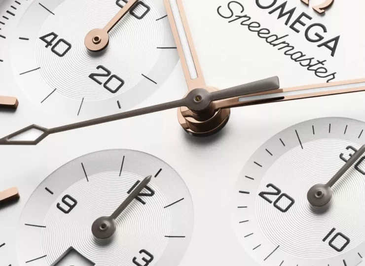OMEGA スピードマスター 38mm シルバー文字盤 ステンレススティール 324.30.38.50.02.003