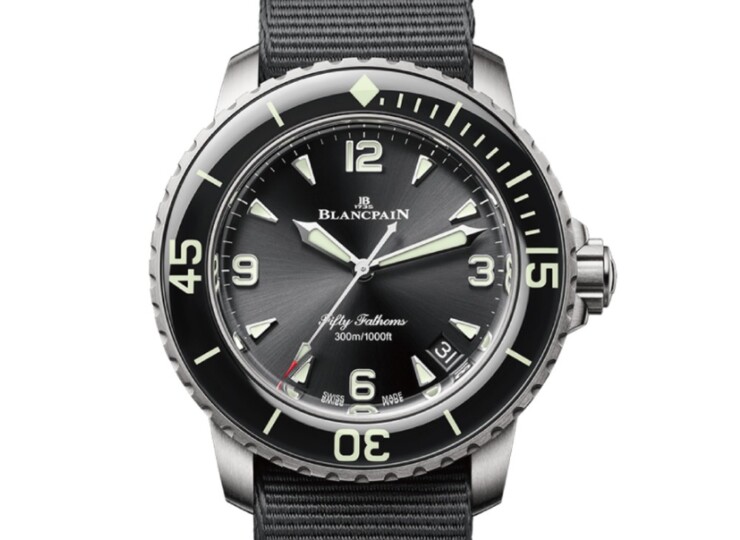 BLANCPAIN フィフティファゾムス オートマティック 42.3mm ブラック文字盤 チタン NATOストラップ 5010-12B30-NABA