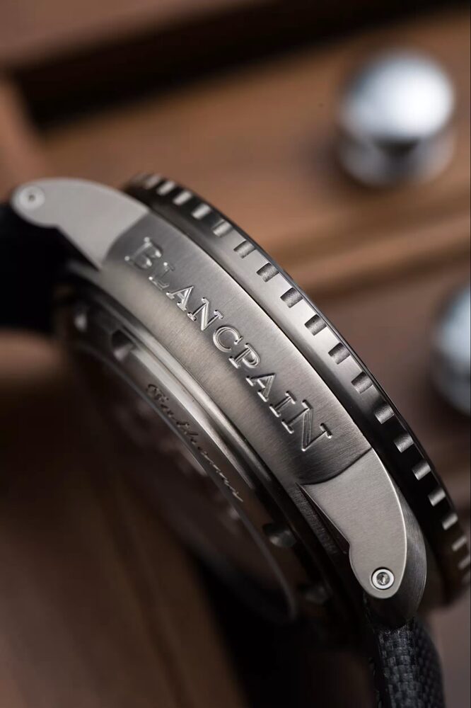 BLANCPAIN フィフティ ファゾムス ラージデイト 45mm ブラック文字盤 5050-12B30-B52A