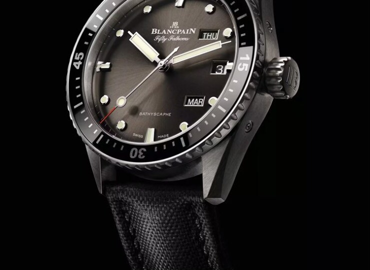 BLANCPAIN フィフティ ファゾムス バチスカーフ アニュアルカレンダー 43mm ブラック文字盤 5071-1110-B52A