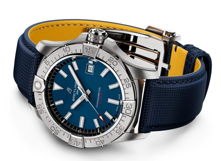 BREITLING アベンジャー オートマチック 42 ブルー文字盤 A17328101C1X1
