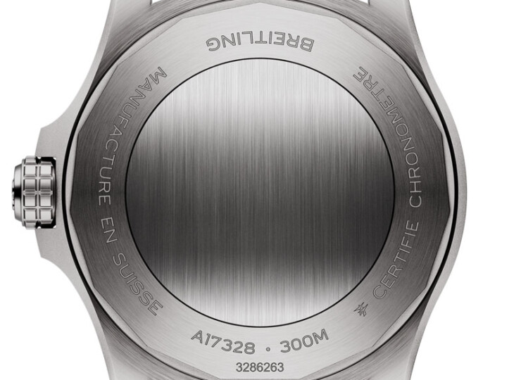 BREITLING アベンジャー オートマチック 42 グリーン文字盤 A17328101L1X1