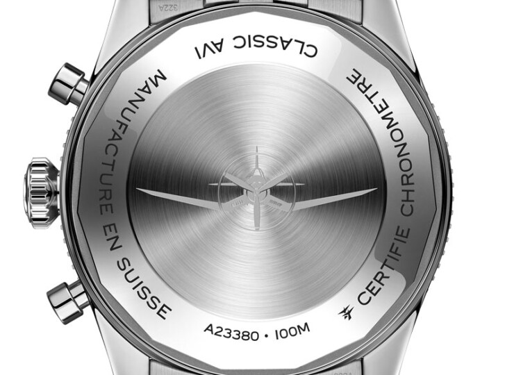 BREITLING クラシック アヴィ クロノグラフ 42 トリビュート トゥ ヴォート F4U コルセア ブルー文字盤 A233801A1C1A1