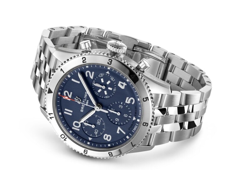 BREITLING クラシック アヴィ クロノグラフ 42 トリビュート トゥ ヴォート F4U コルセア ブルー文字盤 A233801A1C1A1