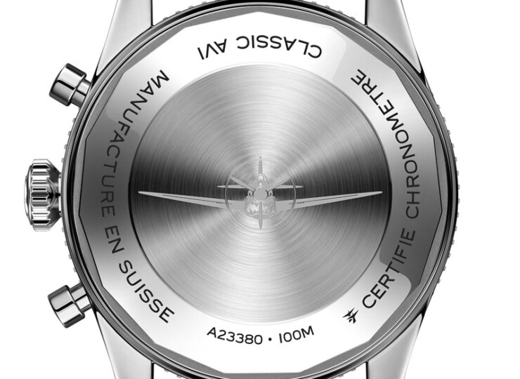 BREITLING クラシック アヴィ クロノグラフ 42 カーチス ウォーホーク グリーン文字盤 A233802A1L1X1