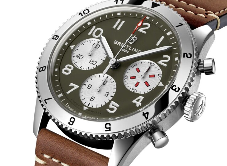 BREITLING クラシック アヴィ クロノグラフ 42 カーチス ウォーホーク グリーン文字盤 A233802A1L1X1
