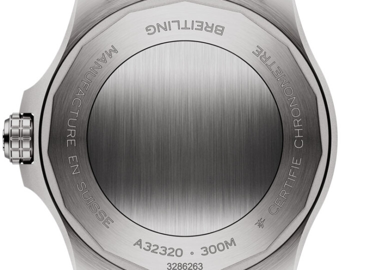 BREITLING アベンジャー オートマチック GMT 44 ブラック文字盤 A32320101B1A1