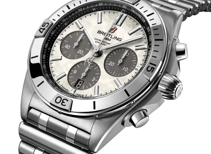 BREITLING クロノマット B01 42 ジャパン エディション マザーオブパール文字盤 AB0134101A1A1