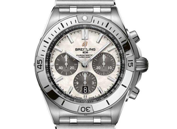 BREITLING クロノマット B01 42 ジャパン エディション マザーオブパール文字盤 AB0134101A1A1