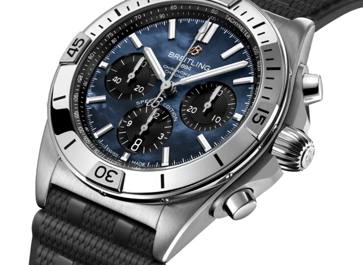 BREITLING クロノマット B01 42 ジャパン エディション ブラック マザーオブパール文字盤 AB0134101B3S1