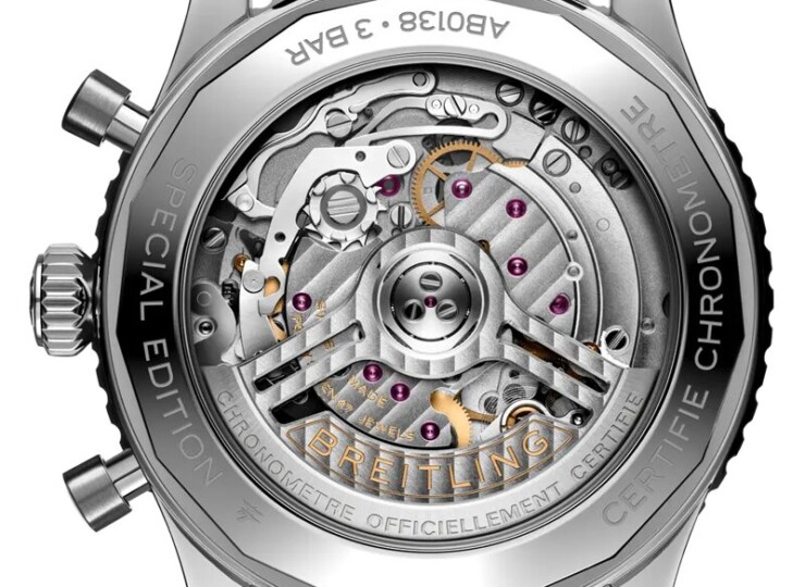 BREITLING ナビタイマー B01 クロノグラフ 43 ジャパン エディション ブラック マザーオブパール文字盤 AB01381G1B1P1