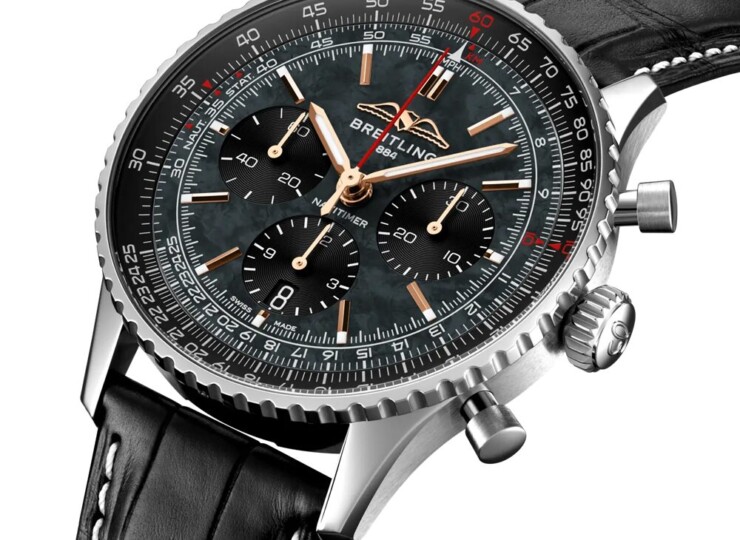 BREITLING ナビタイマー B01 クロノグラフ 43 ジャパン エディション ブラック マザーオブパール文字盤 AB01381G1B1P1