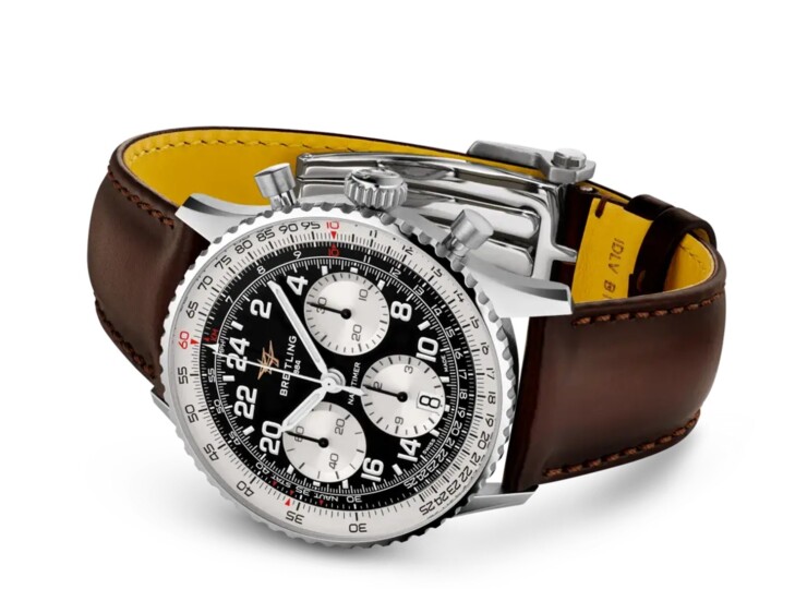 BREITLING ナビタイマー B02 クロノグラフ 41 コスモノート ブラック文字盤 レザーストラップ AB0230211B1X1