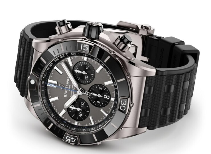 BREITLING スーパー クロノマット B01 44 アンスラサイト文字盤 チタン EB0136251M1S1