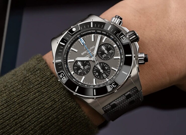BREITLING スーパー クロノマット B01 44 アンスラサイト文字盤 チタン EB0136251M1S1
