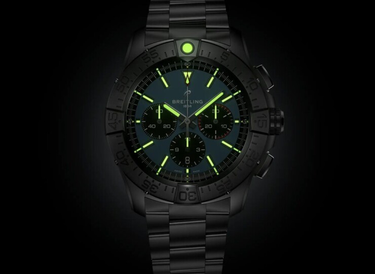 BREITLING スーパー アベンジャー B01 クロノグラフ 46 ブルー文字盤 EB0148101C1E1