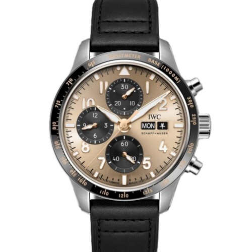 パイロット・ウォッチ・パフォーマンス・クロノグラフ 41mm “イヤー・オブ・ザ・ゴート” ゴールドカラー文字盤