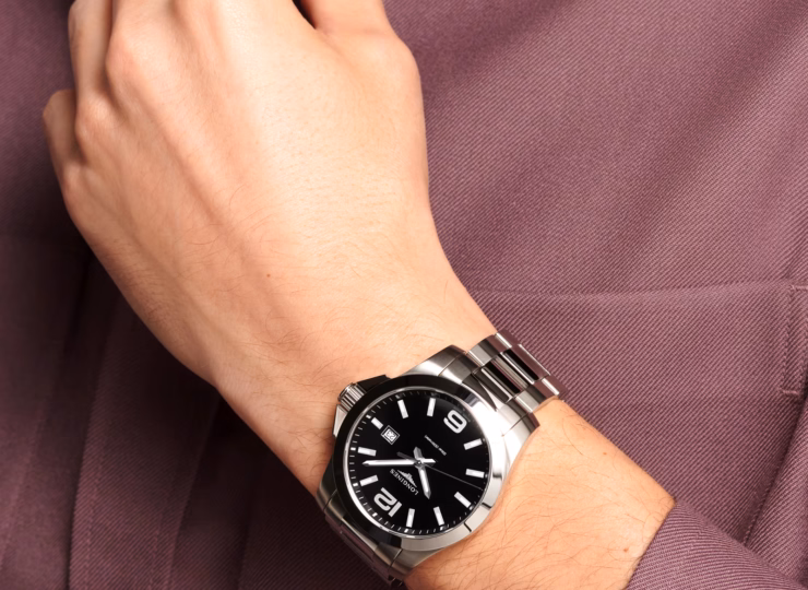 LONGINES コンクエスト 43mm ブラック「サンレイ」文字盤 L3.760.4.56.6