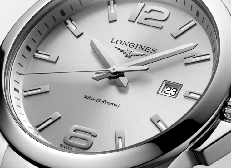 LONGINES コンクエスト 43mm シルバー「サンレイ」文字盤 L3.760.4.76.6