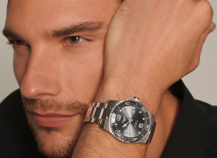 LONGINES ハイドロコンクエスト 41mm サンレイグレー文字盤 ステンレススティールとセラミック ブレスレット L3.781.4.76.6