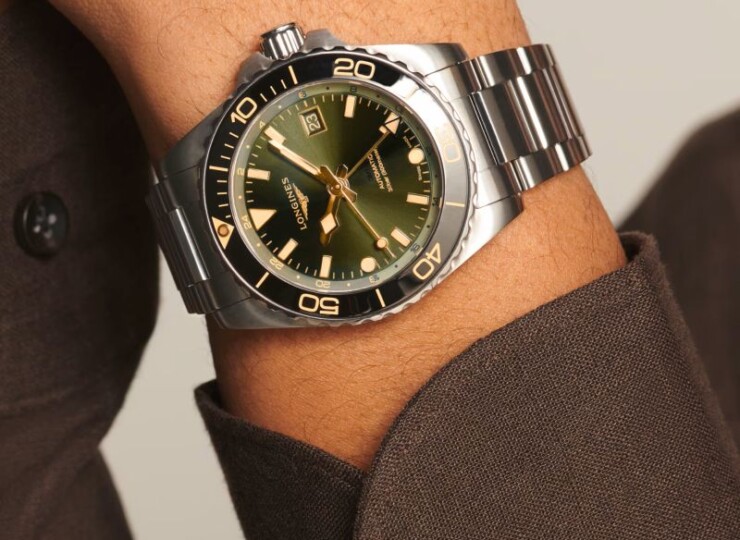 LONGINES ハイドロコンクエスト GMT 41mm ブラック「サンレイ」文字盤 L3.790.4.56.6